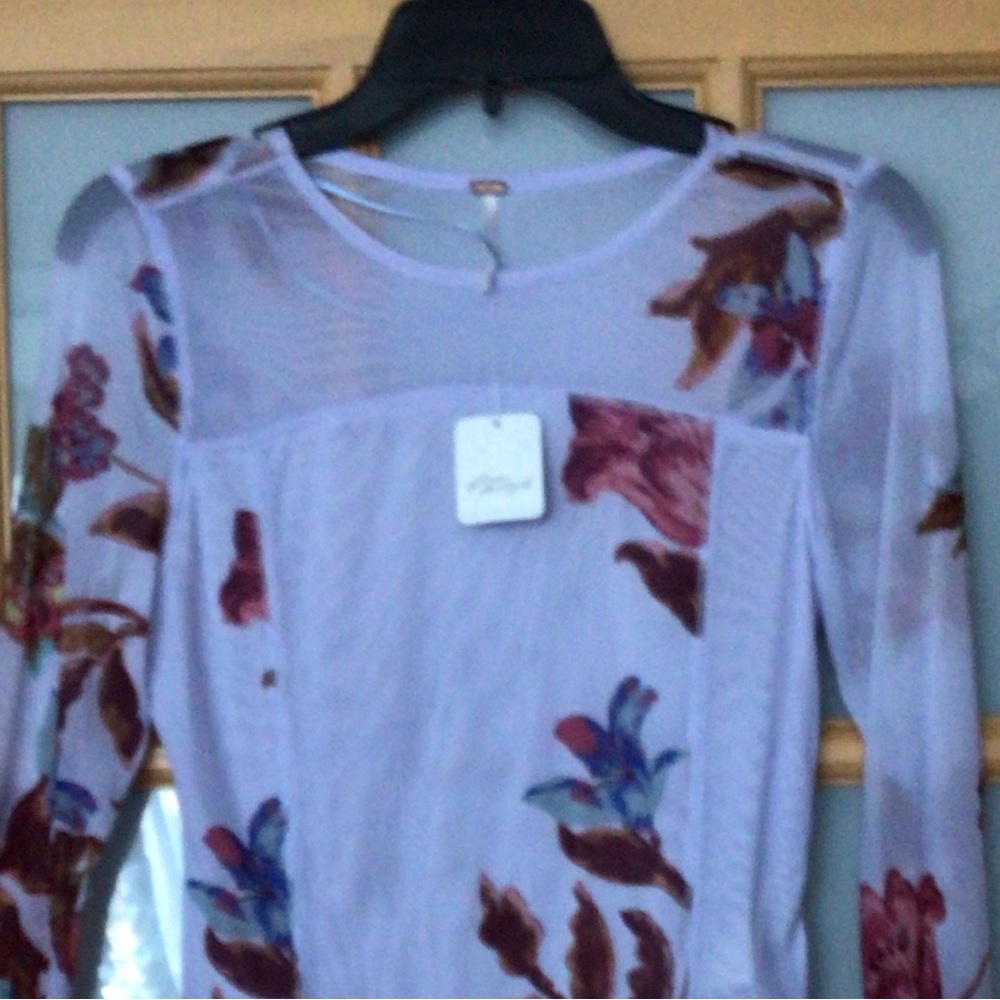 Free People” Sexy/Elegant Floral Blouse